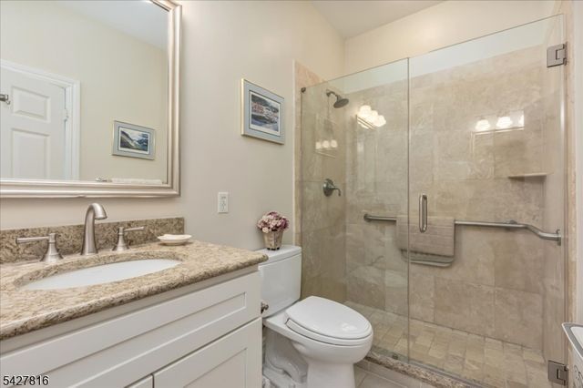 29 Schmidt Cir, Watchung Boro, NJ 07069