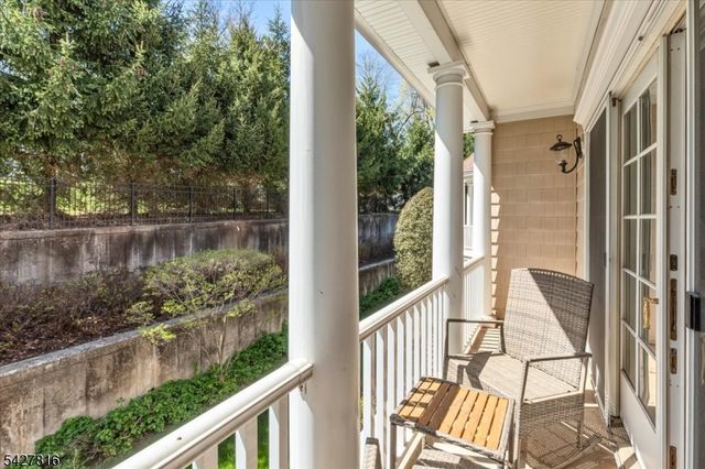 29 Schmidt Cir, Watchung Boro, NJ 07069