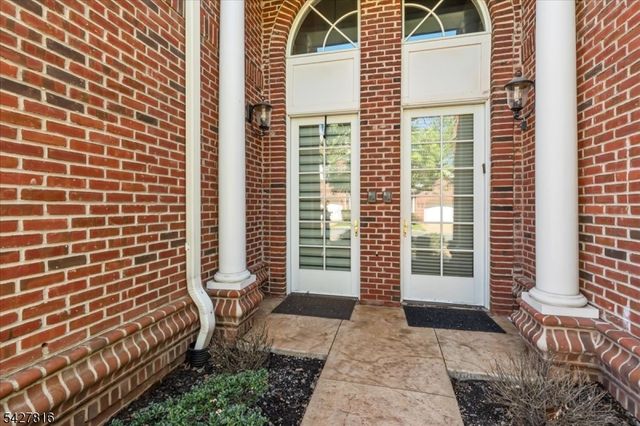 29 Schmidt Cir, Watchung Boro, NJ 07069