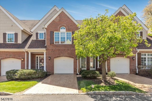 29 Schmidt Cir, Watchung Boro, NJ 07069