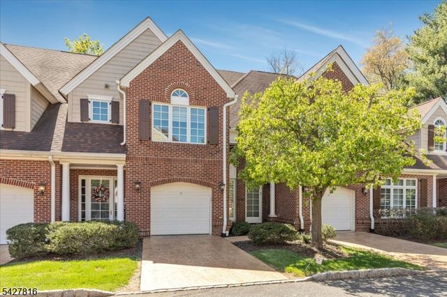 29 Schmidt Cir, Watchung Boro, NJ 07069