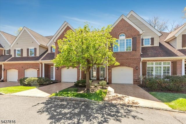 29 Schmidt Cir, Watchung Boro, NJ 07069