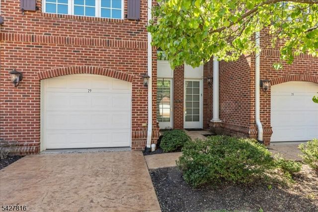 29 Schmidt Cir, Watchung Boro, NJ 07069