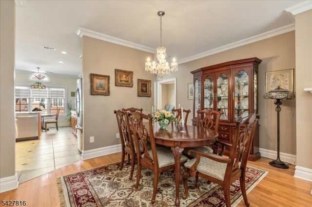 29 Schmidt Cir, Watchung Boro, NJ 07069