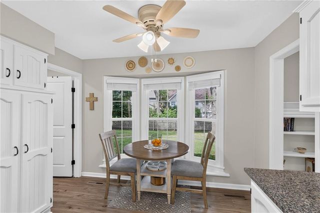 1104 NE Oak Tree Drive, Lee's Summit, MO 64086