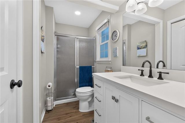 1104 NE Oak Tree Drive, Lee's Summit, MO 64086