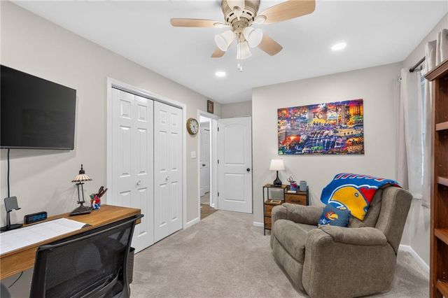 1104 NE Oak Tree Drive, Lee's Summit, MO 64086