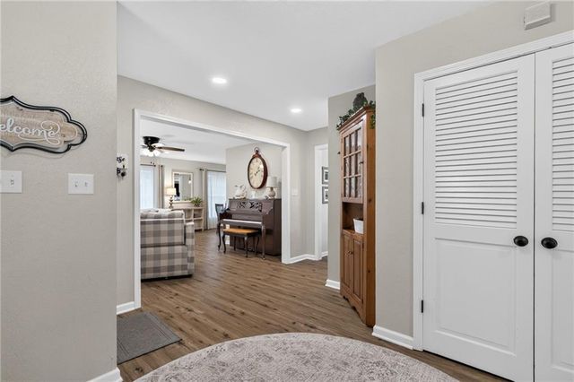 1104 NE Oak Tree Drive, Lee's Summit, MO 64086