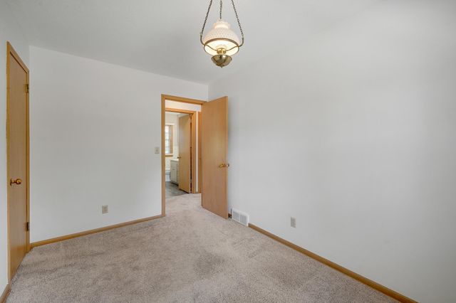 903 Parallel Street, Chaska, MN 55318