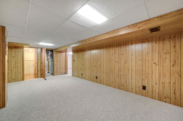 903 Parallel Street, Chaska, MN 55318