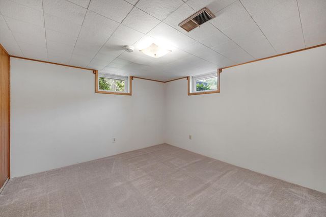 903 Parallel Street, Chaska, MN 55318
