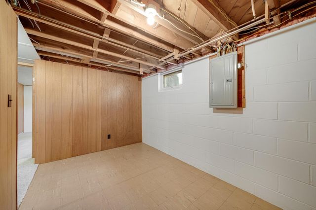 903 Parallel Street, Chaska, MN 55318