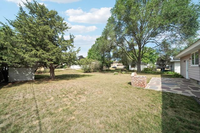 903 Parallel Street, Chaska, MN 55318