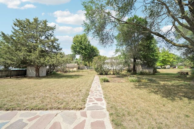 903 Parallel Street, Chaska, MN 55318