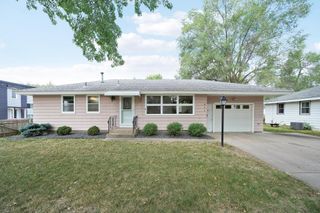 903 Parallel Street, Chaska, MN 55318