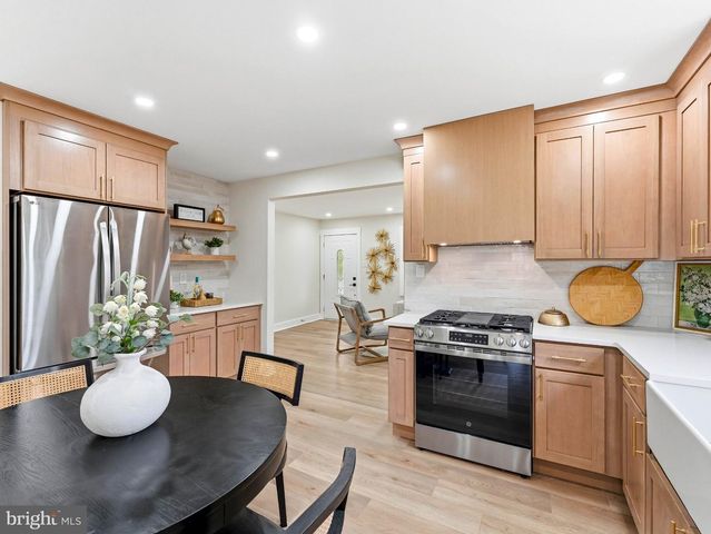130 W MONROE AVE, Magnolia, NJ 08049