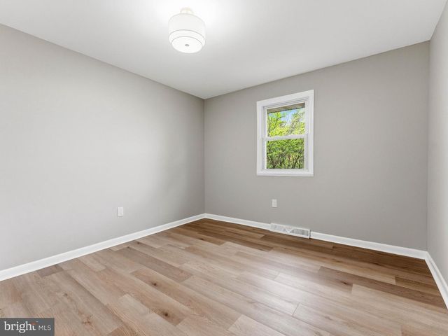 130 W MONROE AVE, Magnolia, NJ 08049
