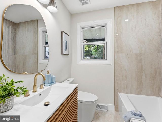 130 W MONROE AVE, Magnolia, NJ 08049