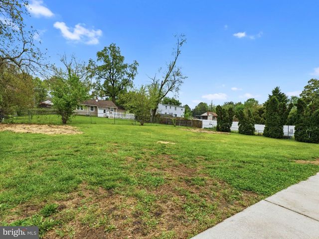 130 W MONROE AVE, Magnolia, NJ 08049