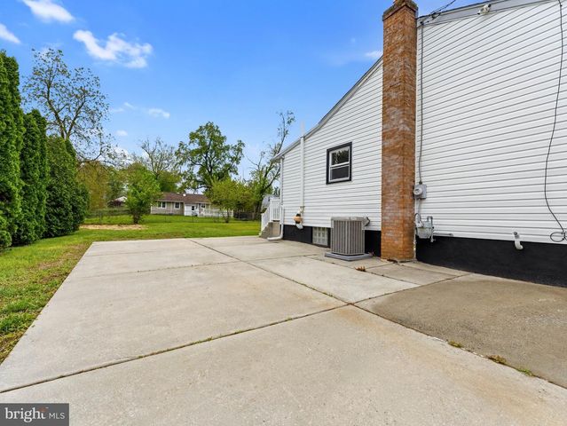 130 W MONROE AVE, Magnolia, NJ 08049