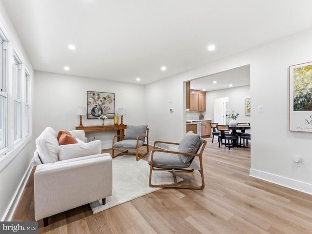 130 W MONROE AVE, Magnolia, NJ 08049