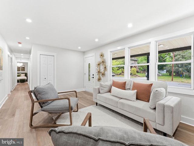 130 W MONROE AVE, Magnolia, NJ 08049
