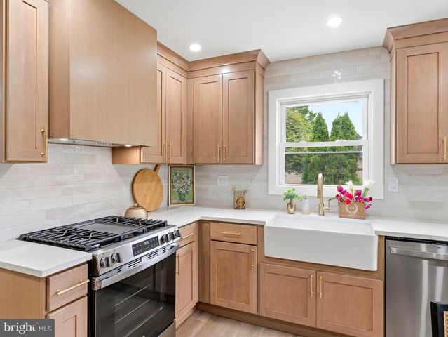 130 W MONROE AVE, Magnolia, NJ 08049