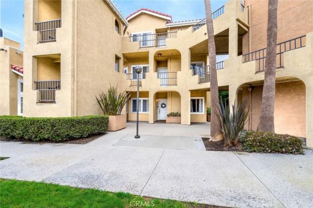 16912 Sims Lane 103, Huntington Beach, CA 92649