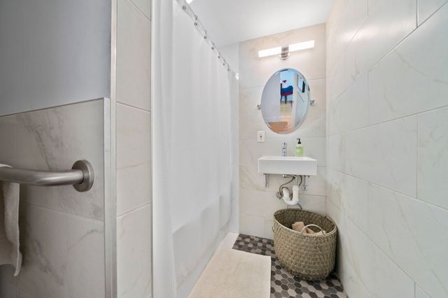 44 Wellsmere 1, Boston, MA 02131
