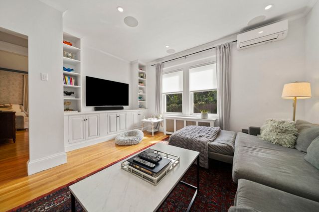44 Wellsmere 1, Boston, MA 02131