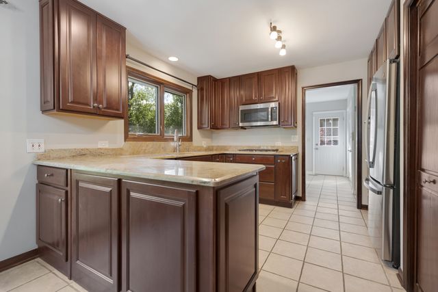 21326 N Elder Court, Kildeer, IL 60047