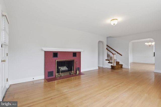 1401 N MARKET ST, Frederick, MD 21701