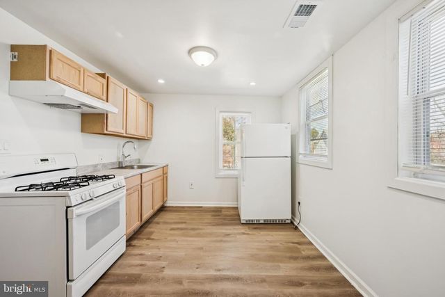 807 SYLVAN ST, Camden, NJ 08104