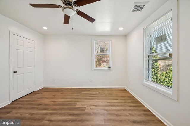 807 SYLVAN ST, Camden, NJ 08104