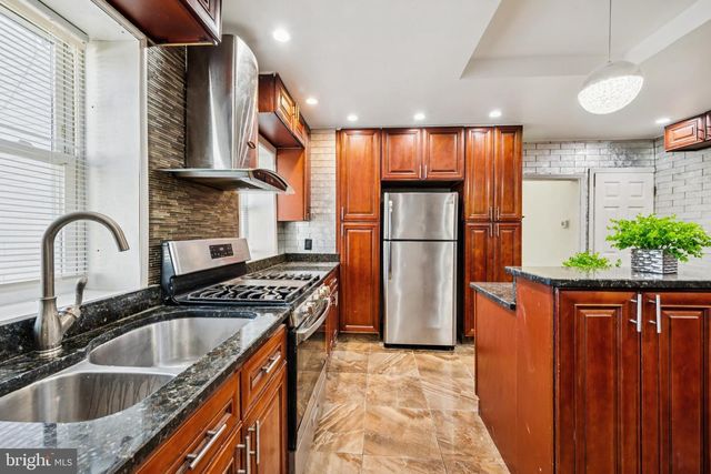 807 SYLVAN ST, Camden, NJ 08104