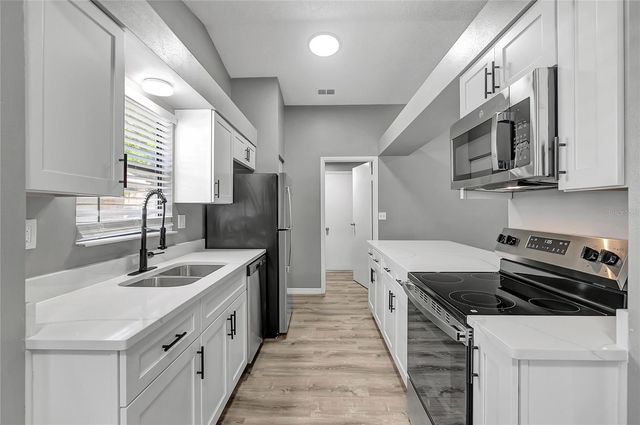 11333 MAYBROOK AVENUE, Riverview, FL 33569
