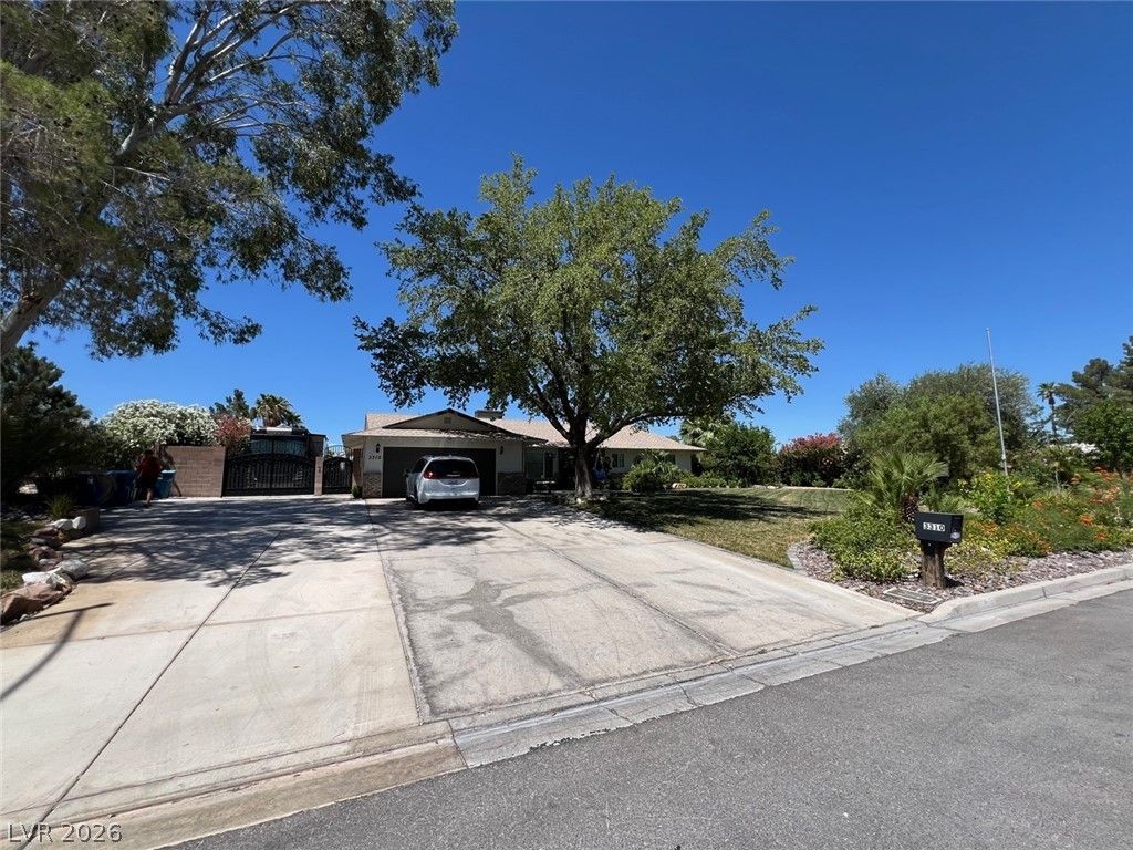3310 West Mardon Avenue, Las Vegas, NV 89139