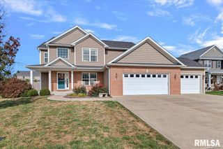 905 Boxwood Court, Chatham, IL 62629