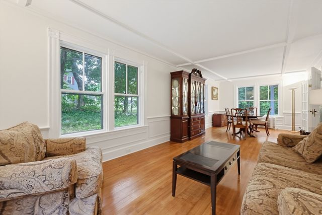 78 Franklin St, Wrentham, MA 02093