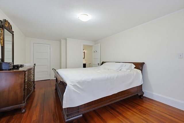 78 Franklin St, Wrentham, MA 02093