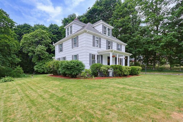 78 Franklin St, Wrentham, MA 02093