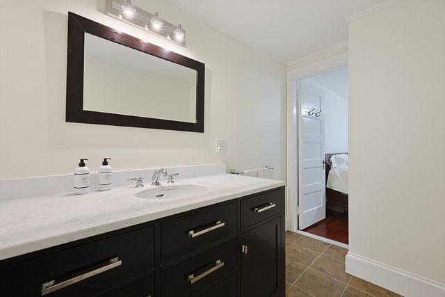 78 Franklin St, Wrentham, MA 02093