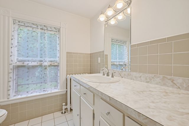 78 Franklin St, Wrentham, MA 02093