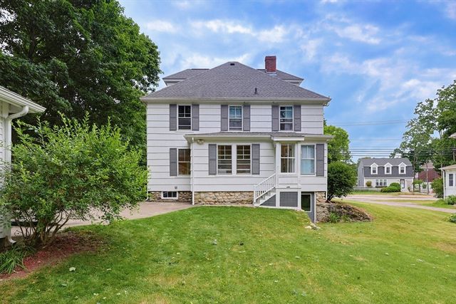 78 Franklin St, Wrentham, MA 02093