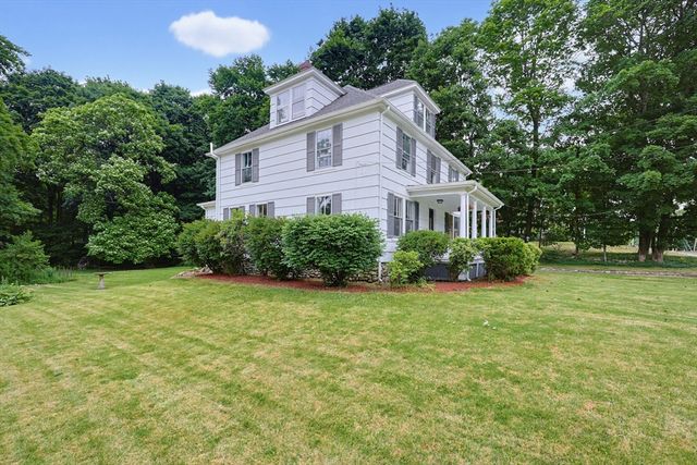 78 Franklin St, Wrentham, MA 02093