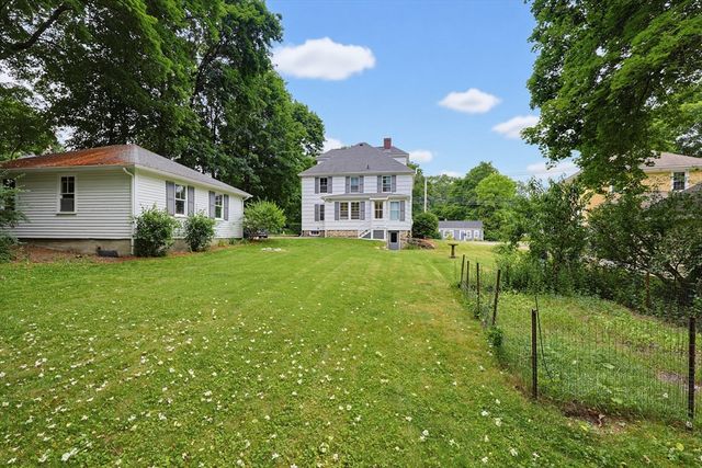 78 Franklin St, Wrentham, MA 02093