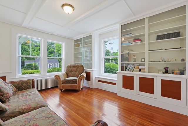 78 Franklin St, Wrentham, MA 02093