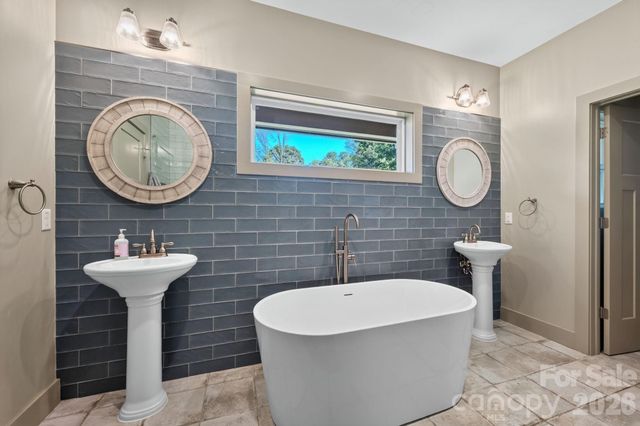 8 W Haven Lane, Arden, NC 28704