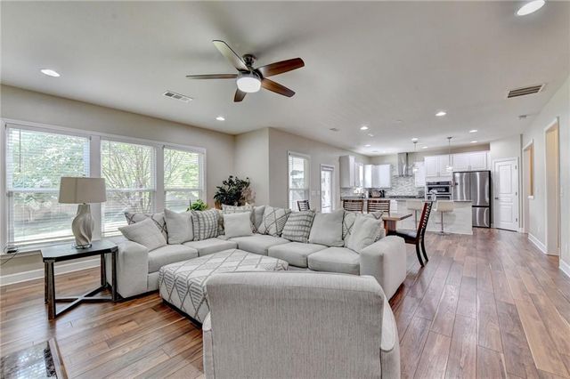 6420 Hickory Branch Drive, Hoschton, GA 30548