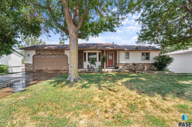 5800 Coughran Ct Court, Sioux Falls, SD 57106